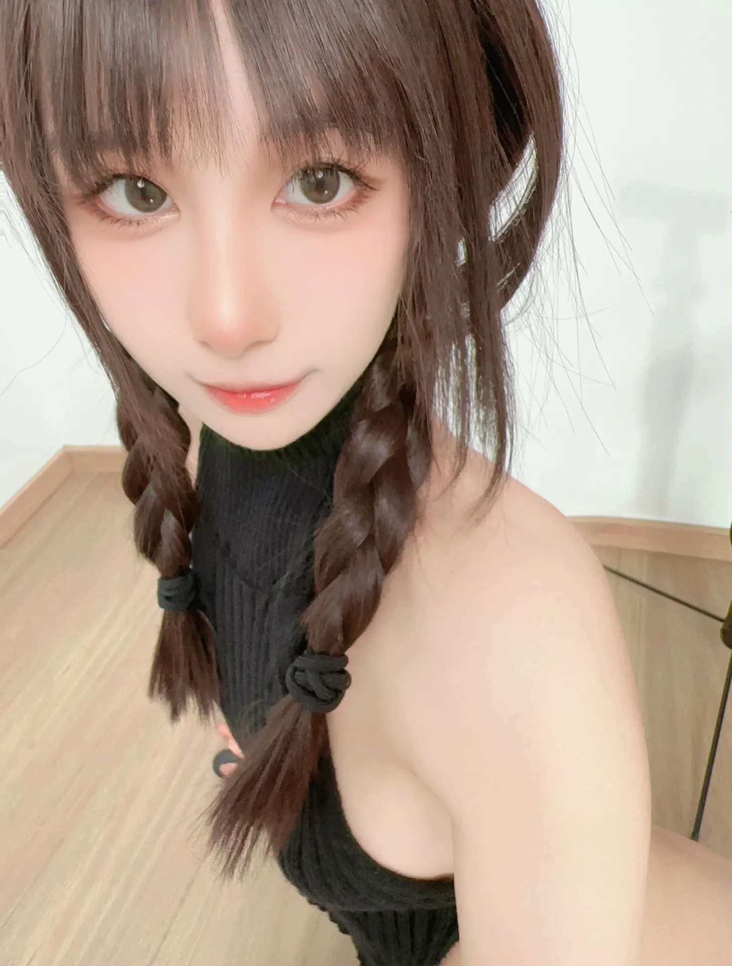布丁大法 - 全身和裸足 [18P2V-185MB]