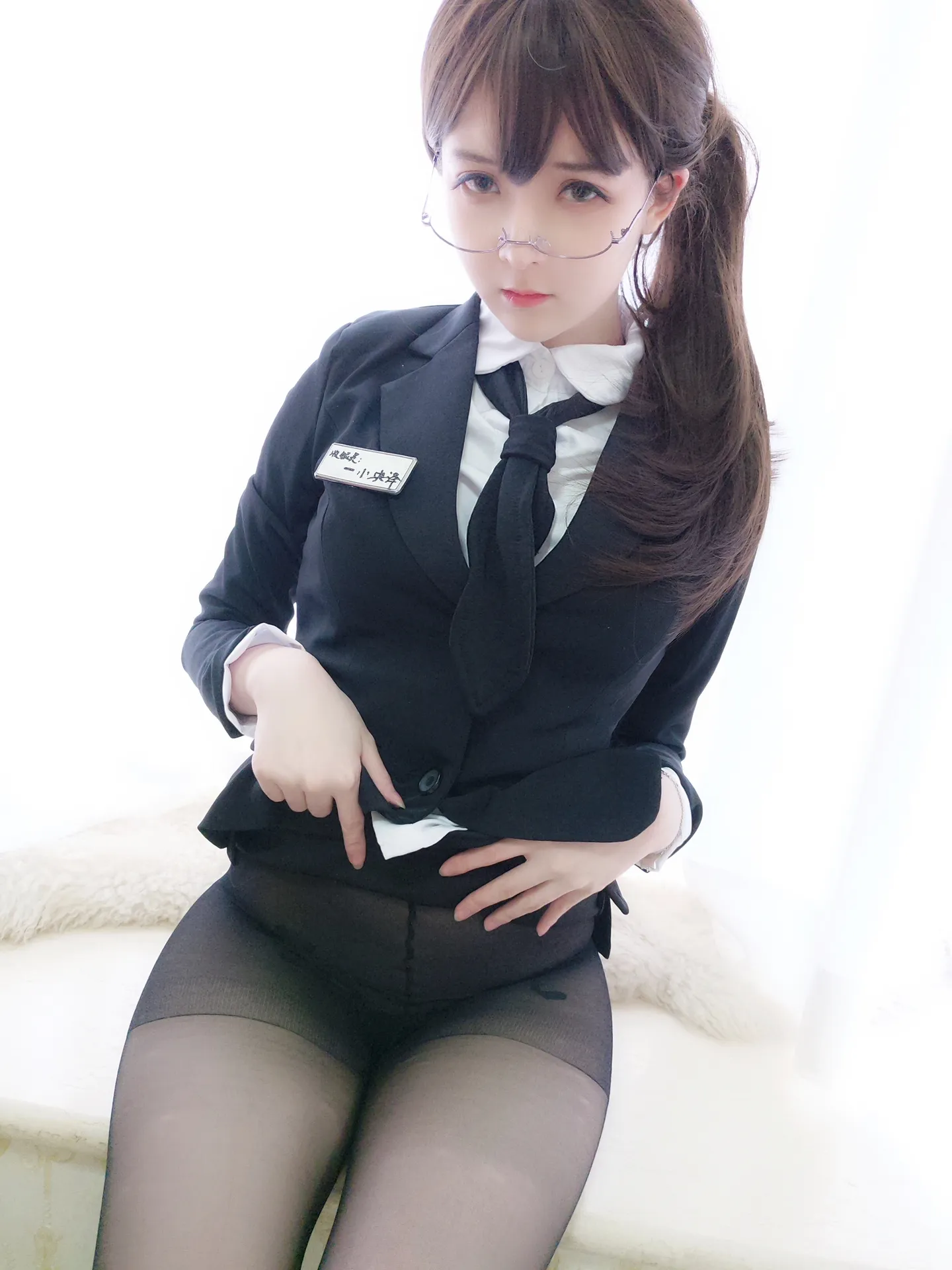 一小央泽 - 助理姐姐 [51P4V-349MB]
