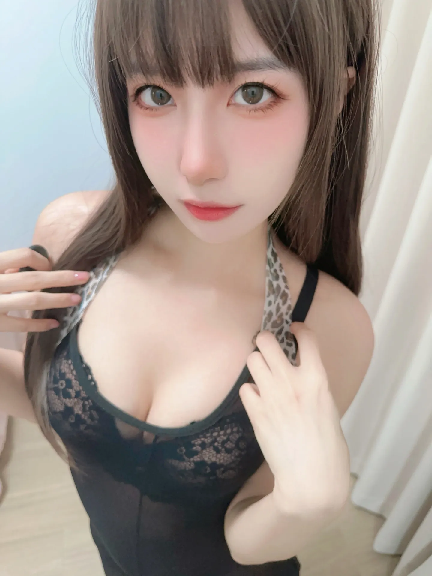 布丁大法 - 黑丝一线天 [19P3V-187MB]