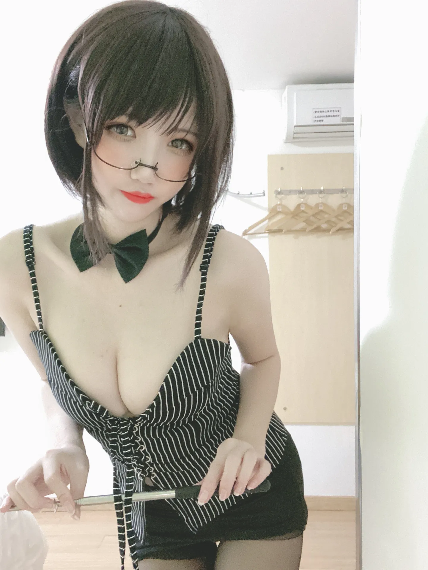 阿薰kaOri – 女教师 [6P-29MB]