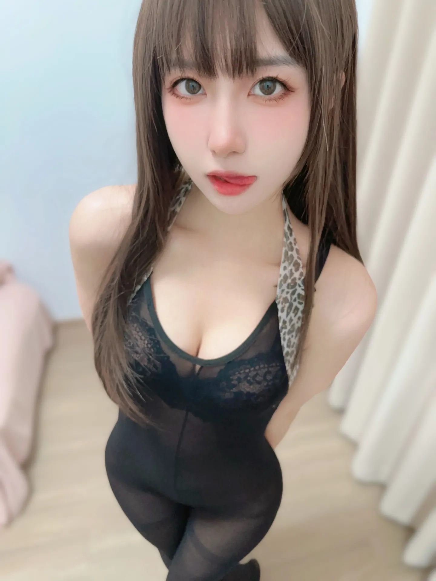 布丁大法 - 黑丝一线天 [19P3V-187MB]