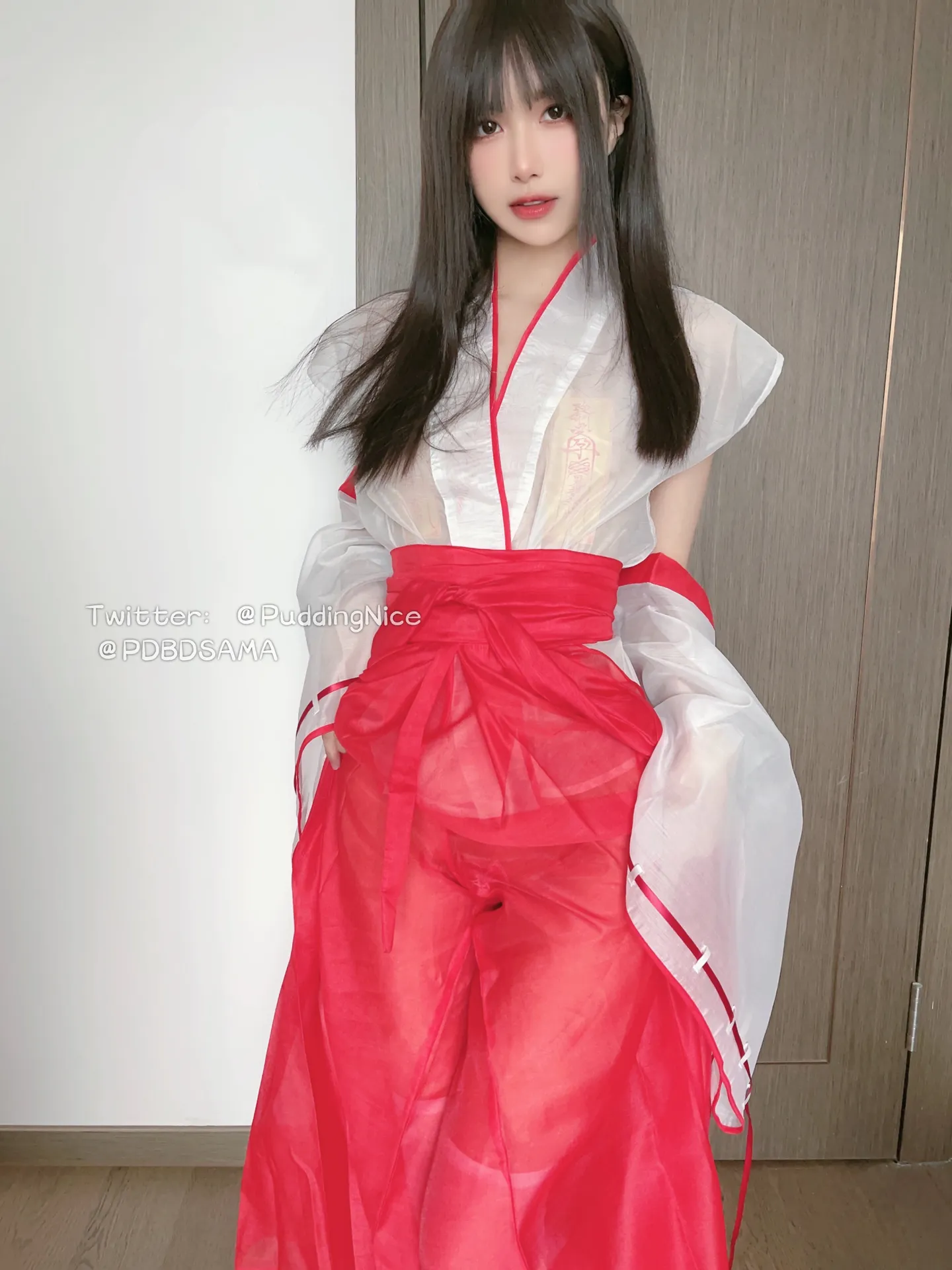 布丁大法 - 莓果挞 女巫 [62P4V-645MB]