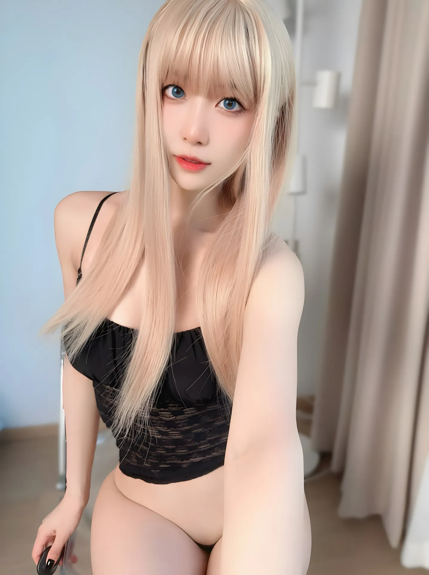 布丁大法 – 2025年09月 怼脸🖤 [17P2V-83MB]