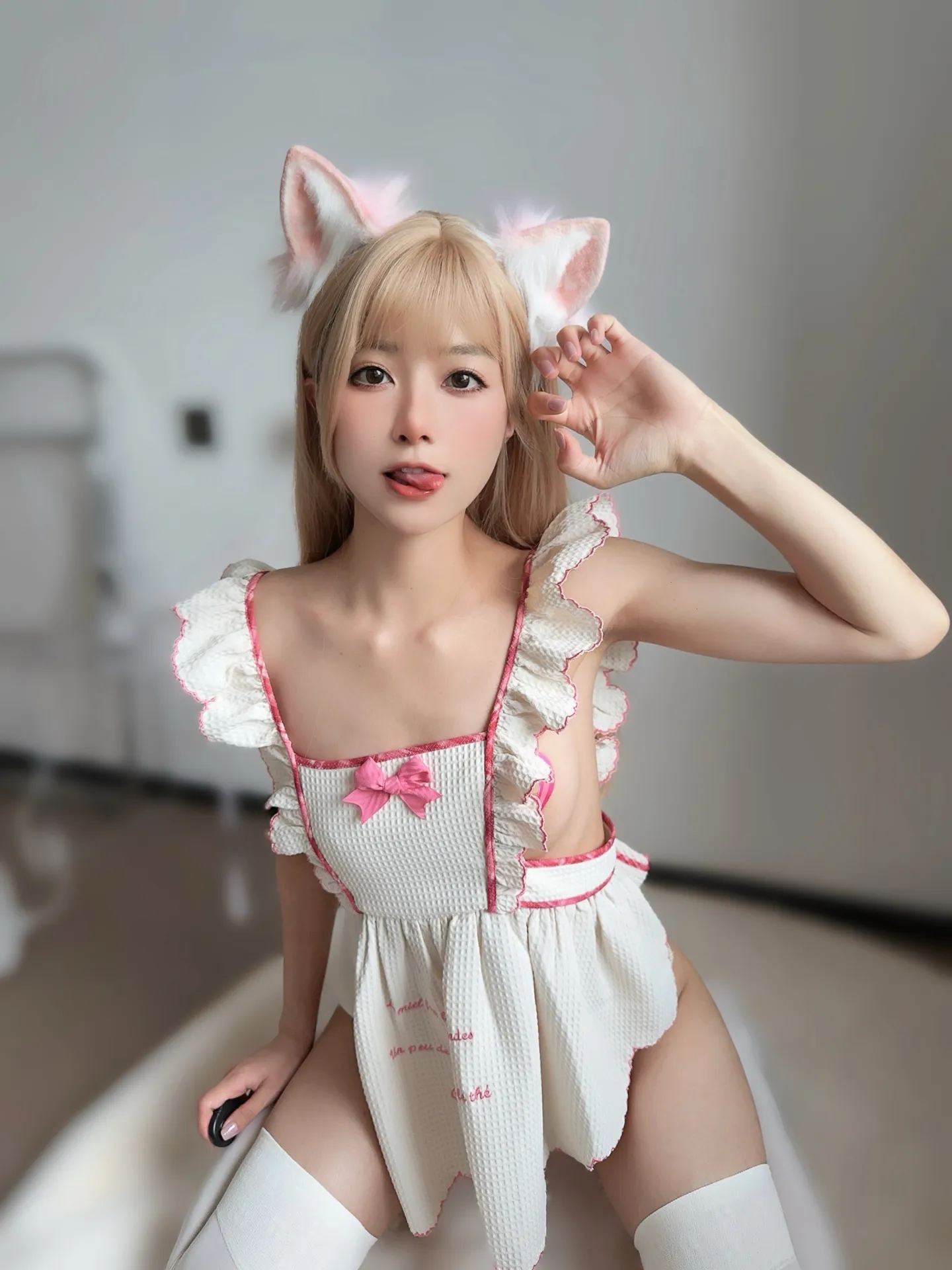 布丁大法 - 围裙猫咪 [37P2V-233MB]