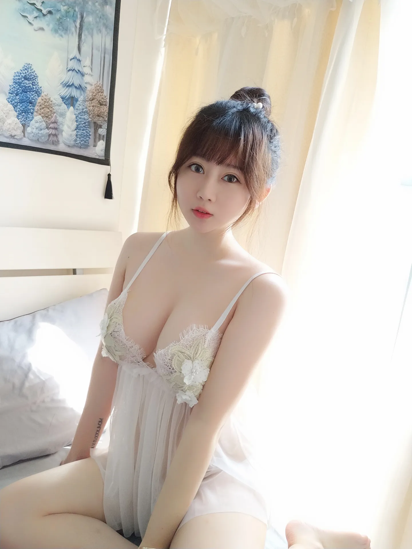 是依酱吖 – 蕾丝内衣 [24P-70MB]