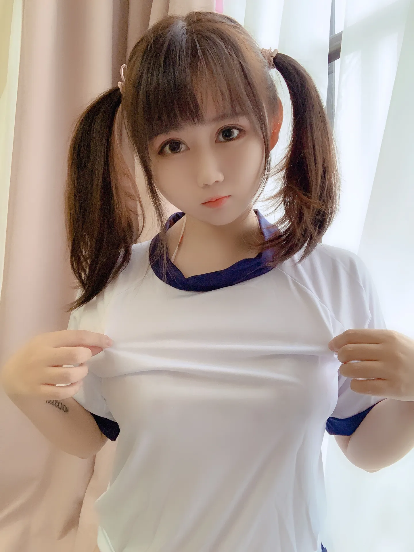 是依酱吖 – 体操服 [31P-69MB]