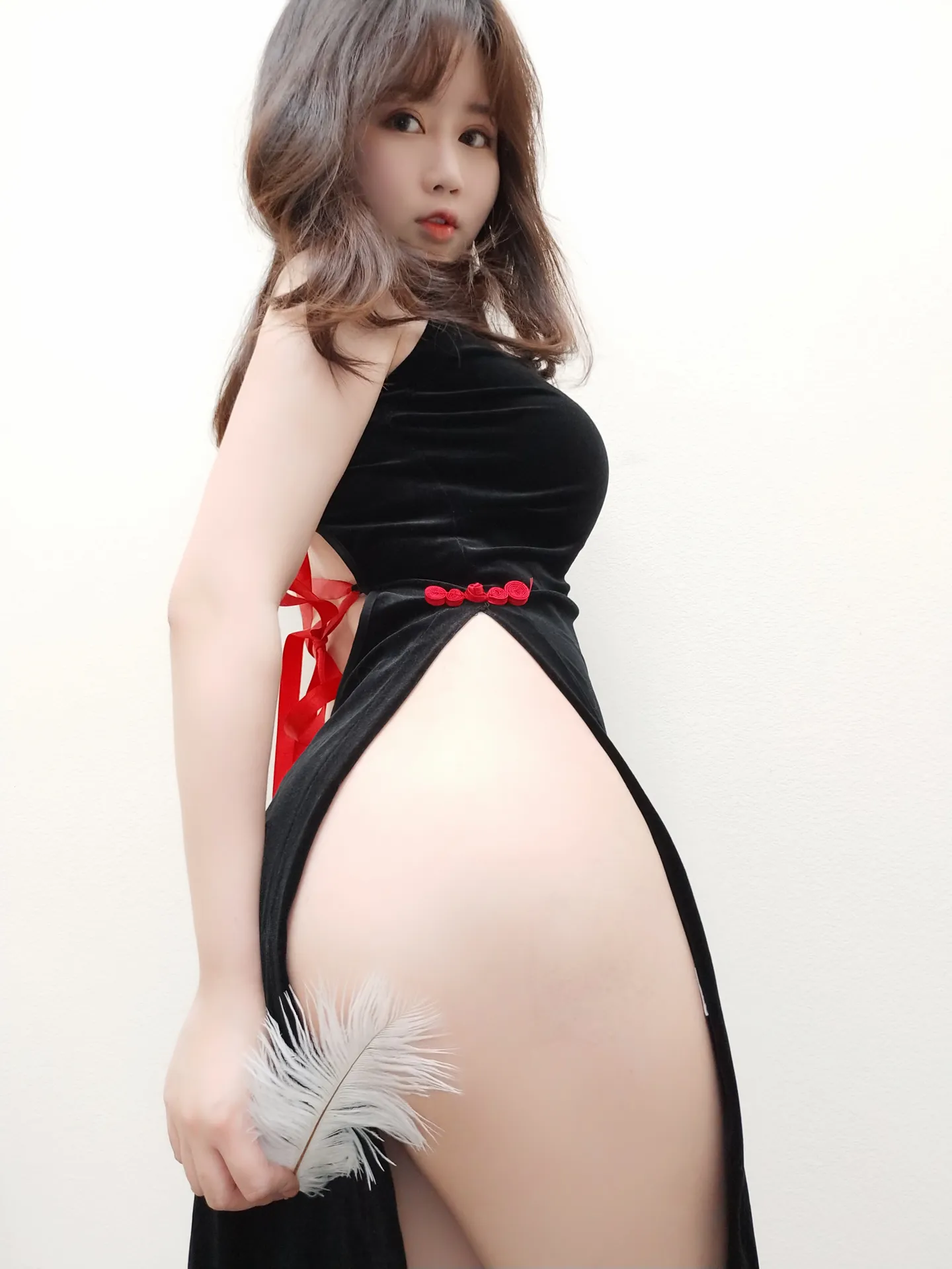 是依酱吖 – 旗袍 [25P-70MB]