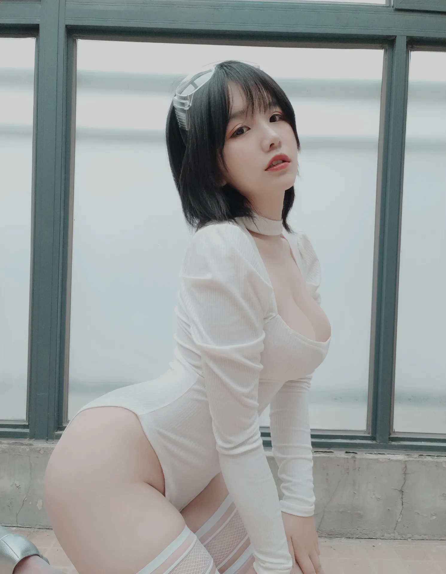 阿半今天很开心 – 白色肉感 [9P-51MB]