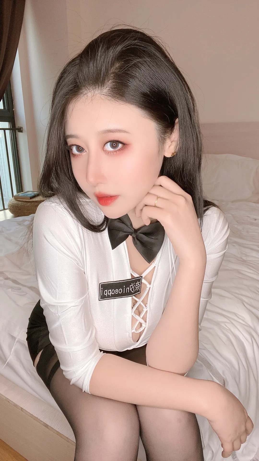 奈汐酱nice - 37号自拍本 浴室死库水+秘书 [53P2V-486MB]