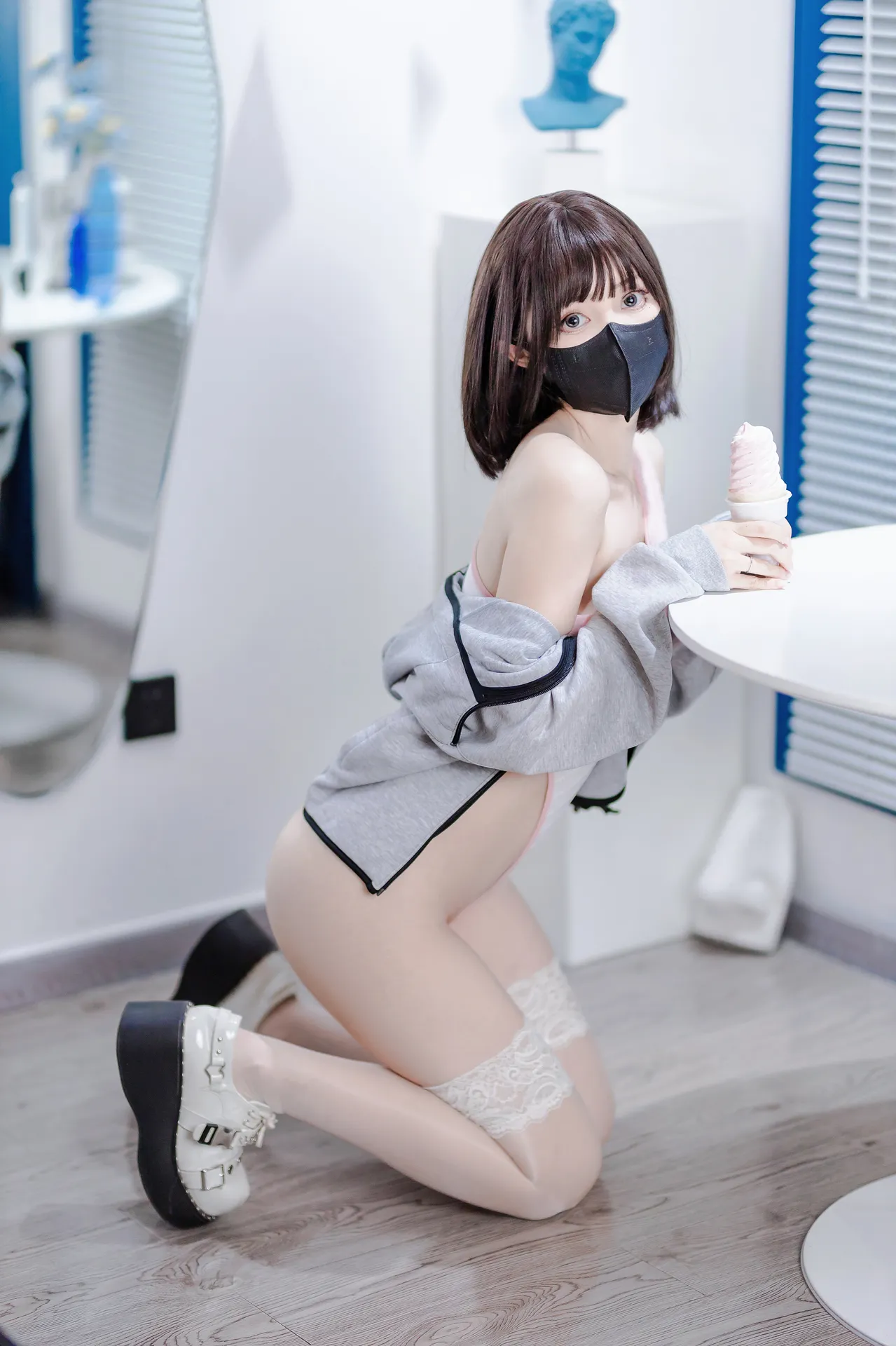 洛桑w伊梓 - NO.019 甜筒 [40P-337MB]