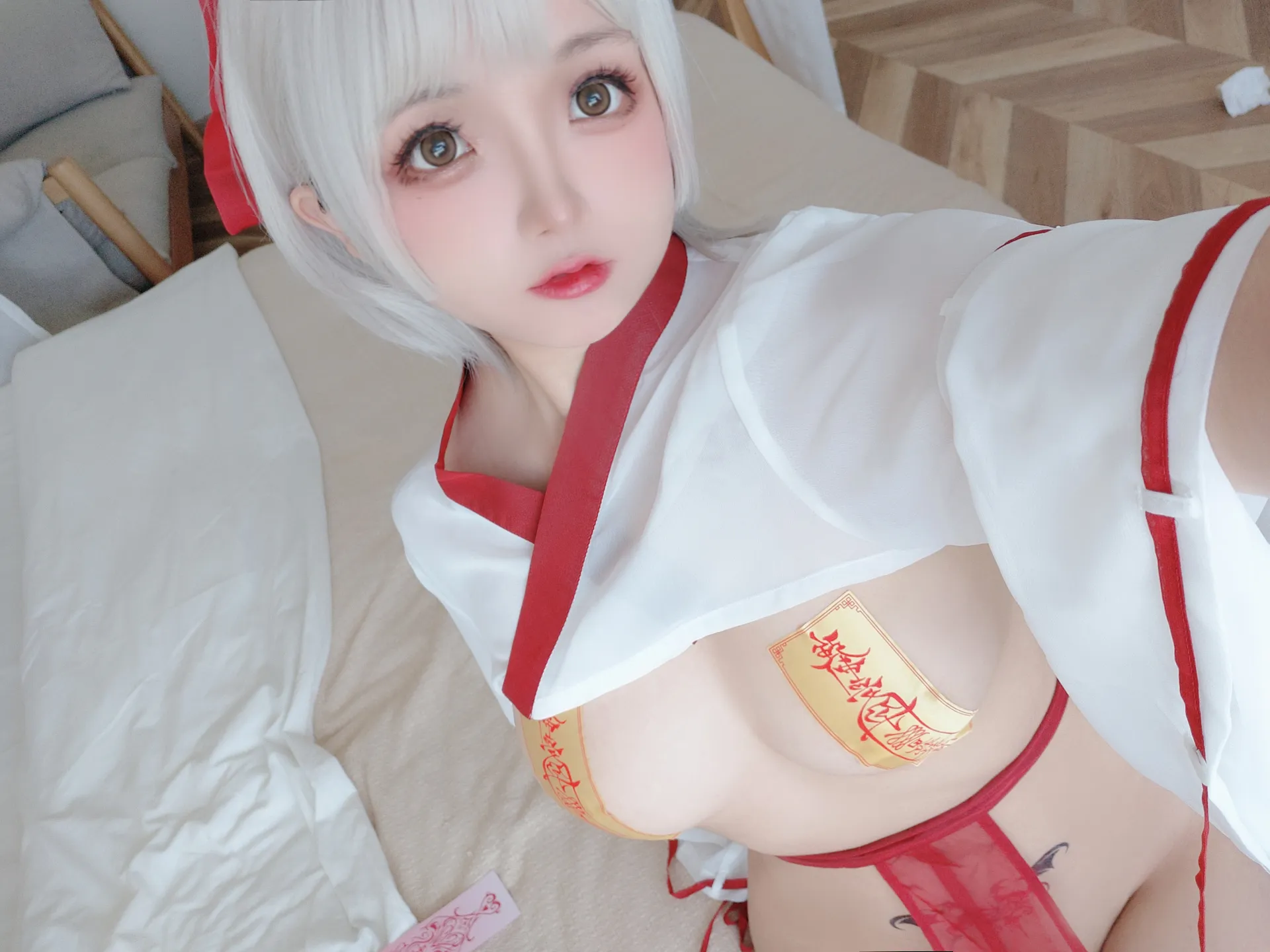 日奈娇 – 巫女自拍 [41P-72MB]