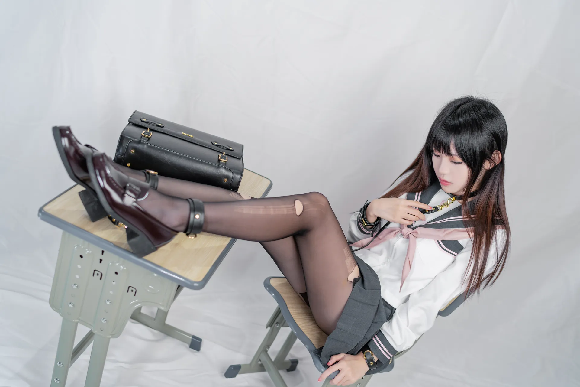 miko酱 - 放学后 [26P-258MB]