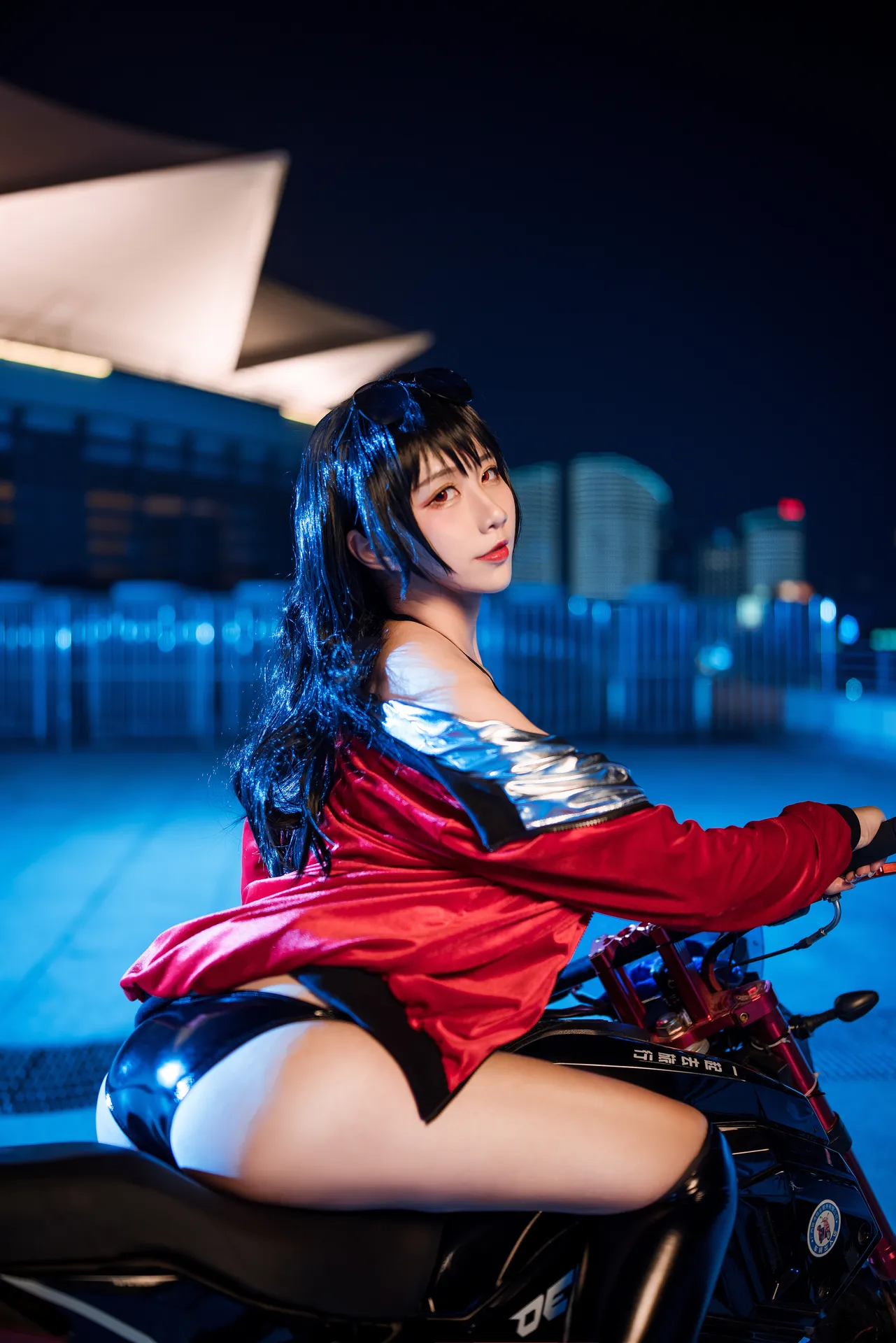 九曲Jean – 大凤机车 [24P-292MB]
