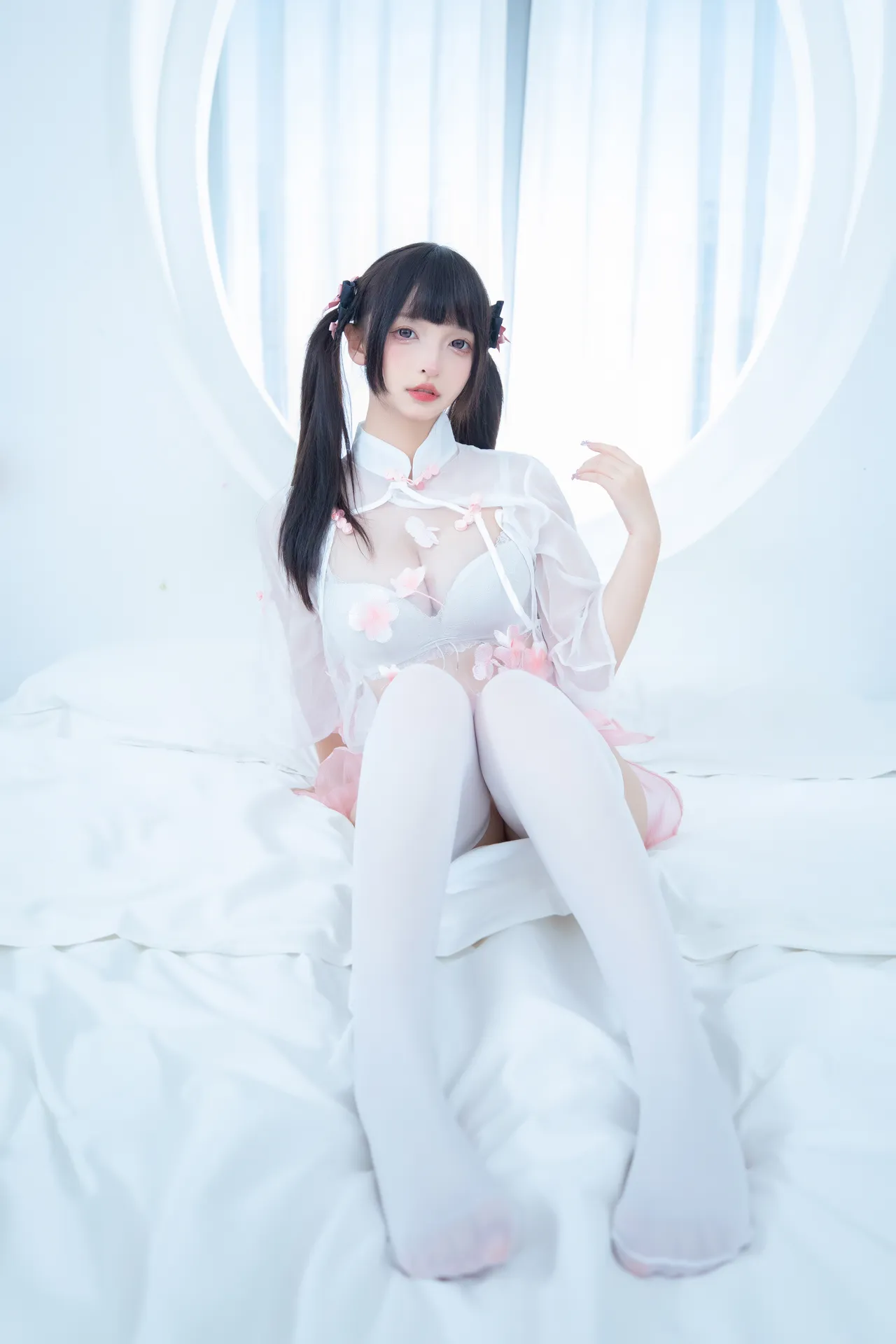 神楽坂真冬 - 蜜桃雪糕 [75P2V-495MB]