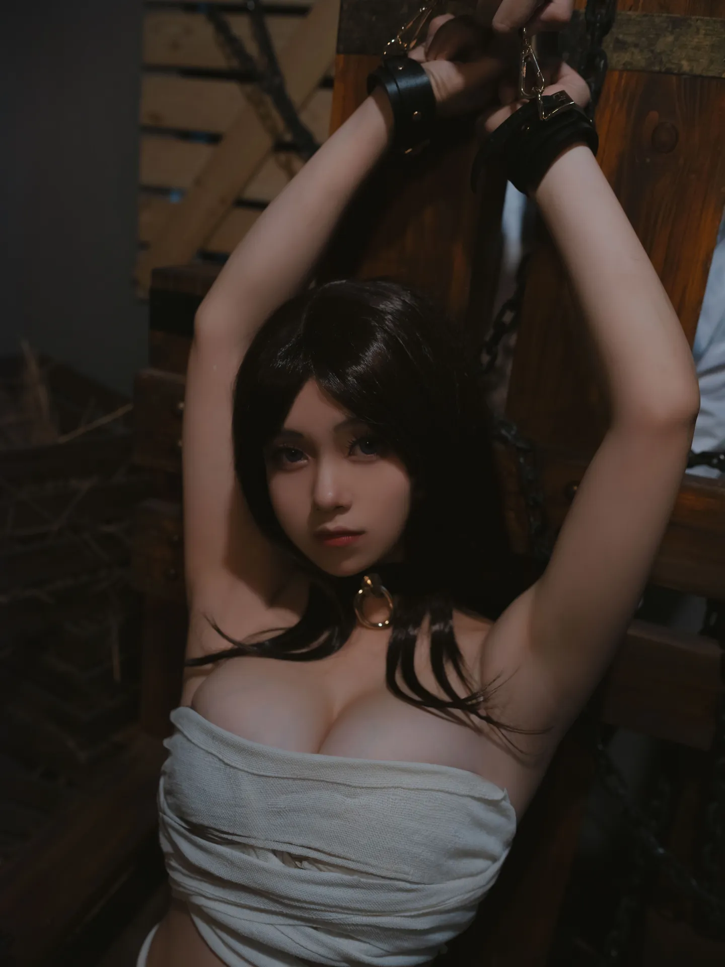 末夜787 – 奴隶x女皇 [18P-189MB]
