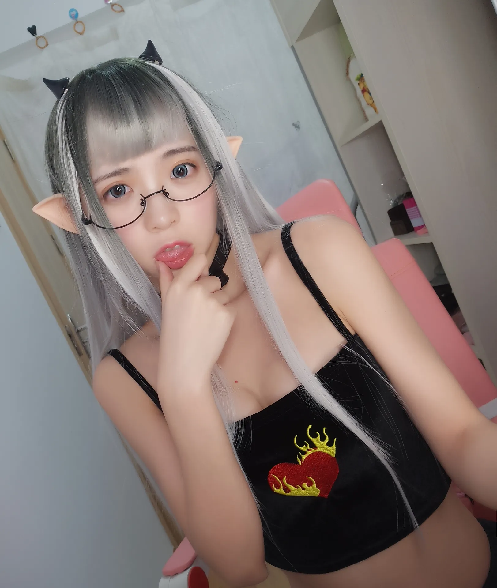 疯猫ss - 猫哥超凶 [9P-54MB]