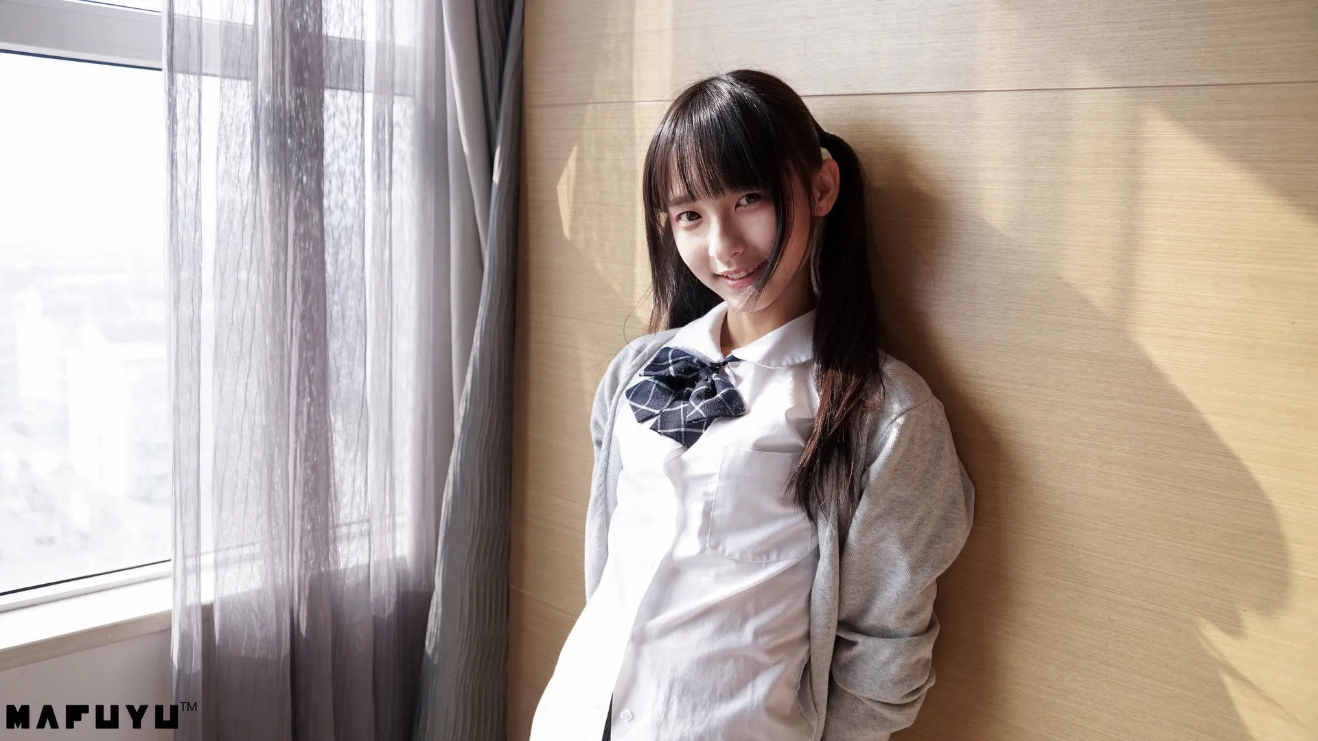神楽坂真冬 – 胶袜系列 [71P1V-1.87GB]