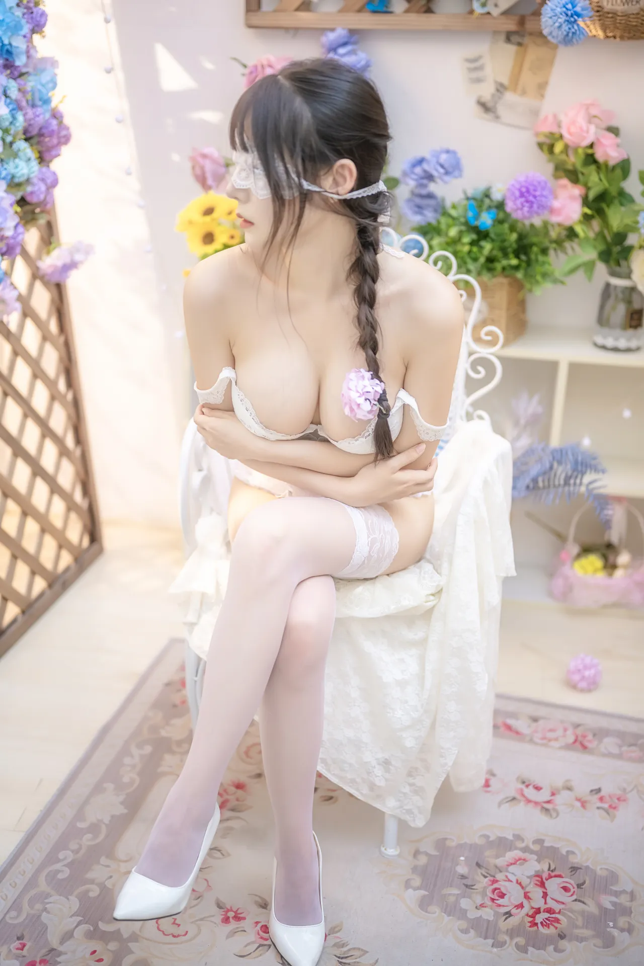 香草喵露露 – 白色花房 [49P2V-1.38GB]