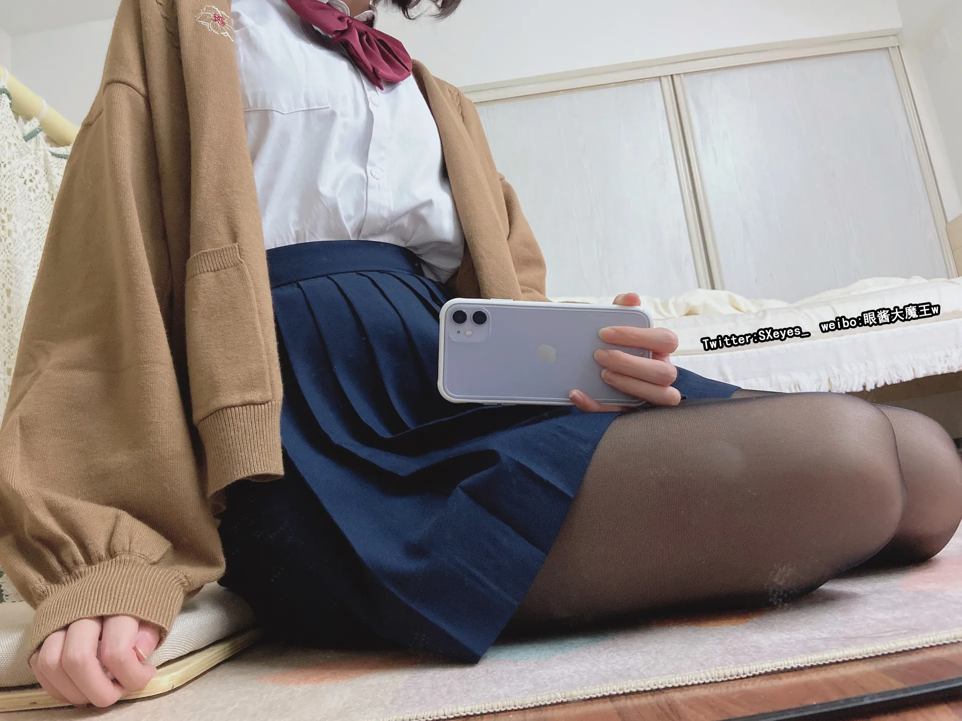眼酱大魔王w – 制服 [30P-165MB]