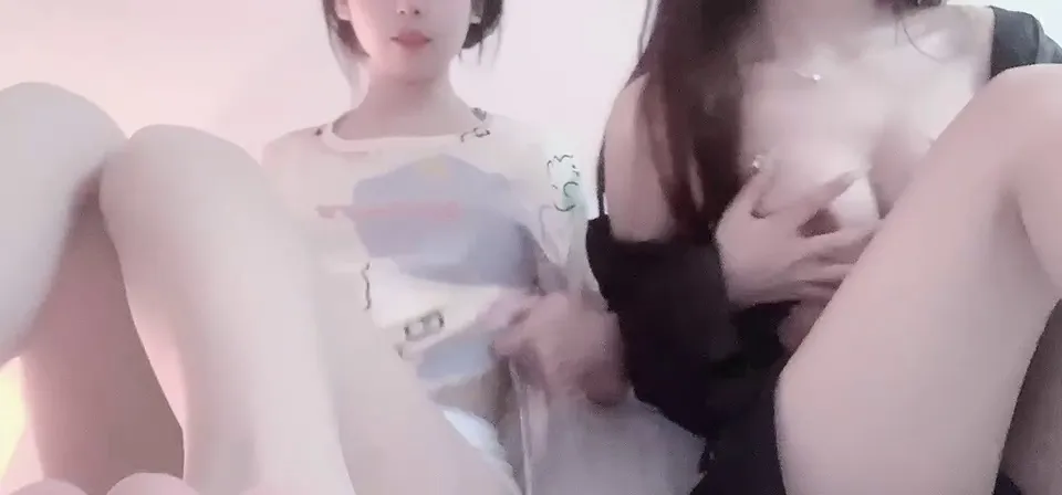 uu - 闺蜜双人 [0P21V-128MB]