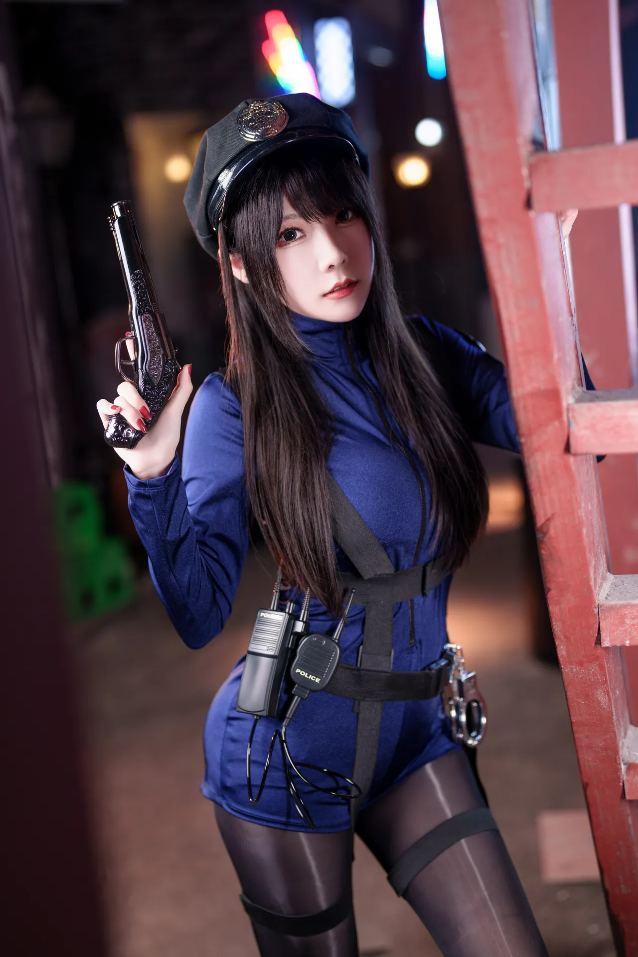 香草喵露露 - 十一月舰长女警图 [40P1V-1.80GB]