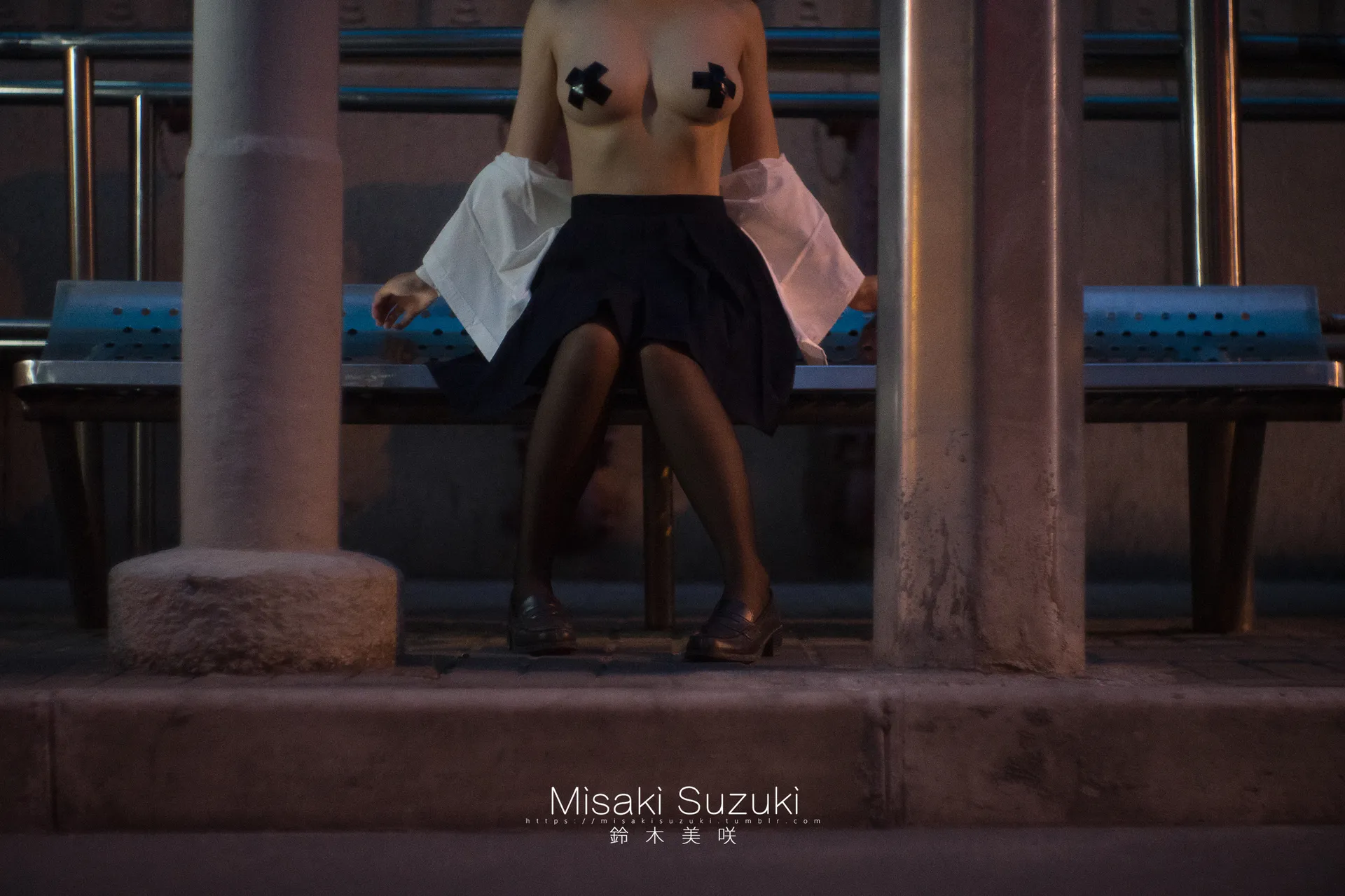 铃木美咲MisakiSuzuki - 铃木美咲(Misaki Suzuki) 魔都休学旅行-露出！清晨十字路口的选择 21P+2V [21P2V-191MB]