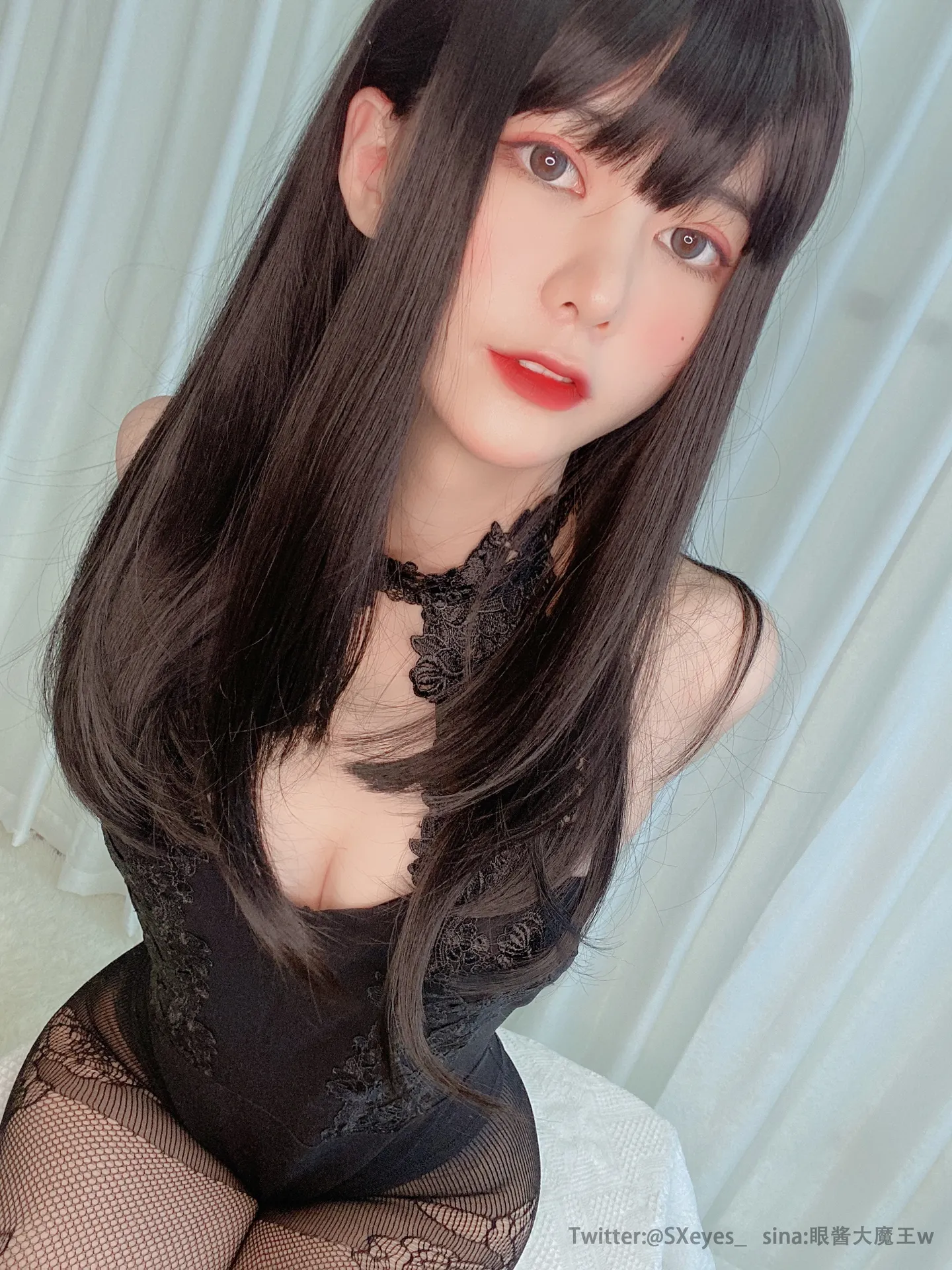 眼酱大魔王w - 蕾丝连体衣 [25P-134MB]