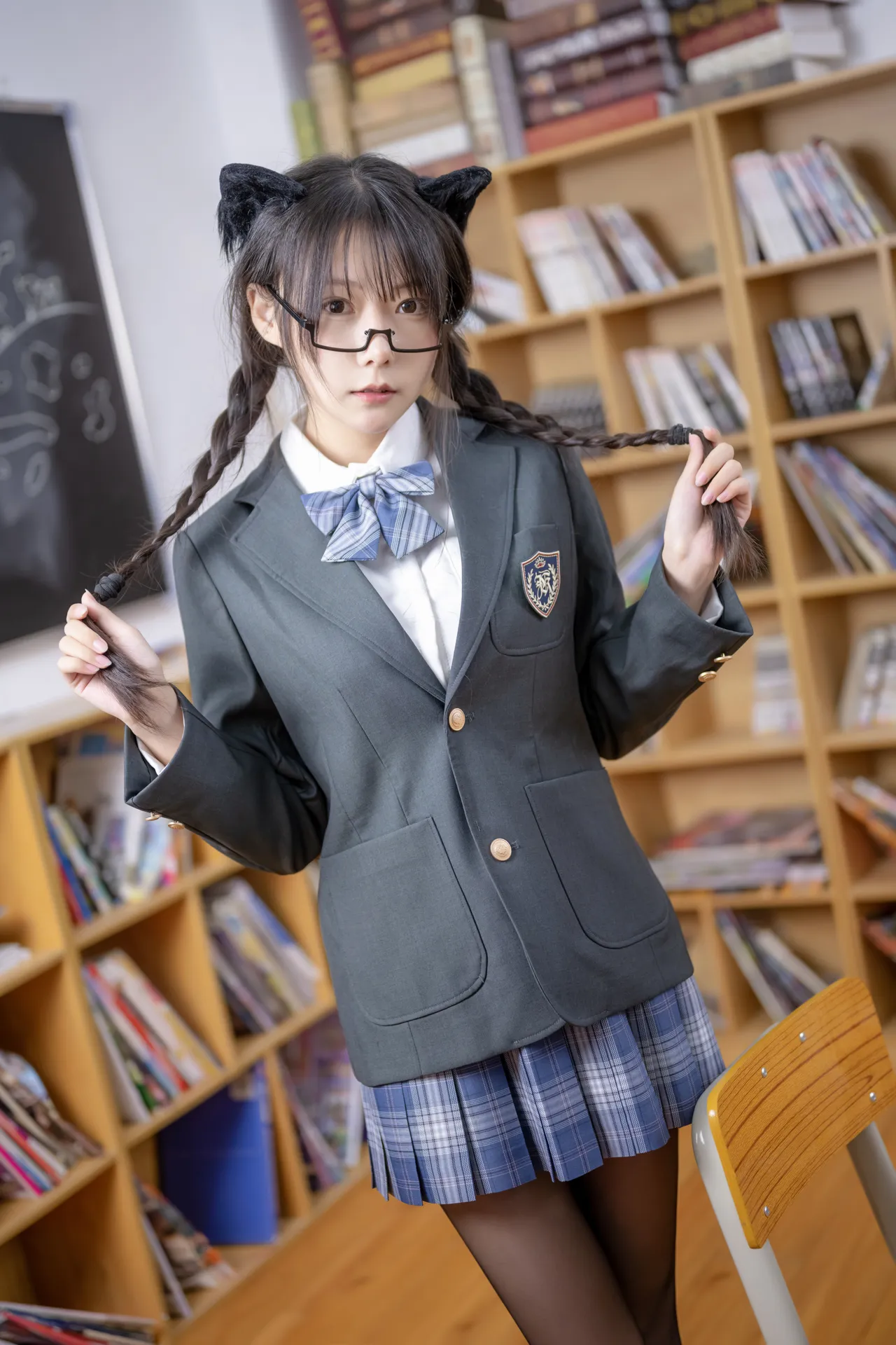香草喵露露 – 小露乱撞 jk制服正片 自拍 [74P2V-1.95GB]