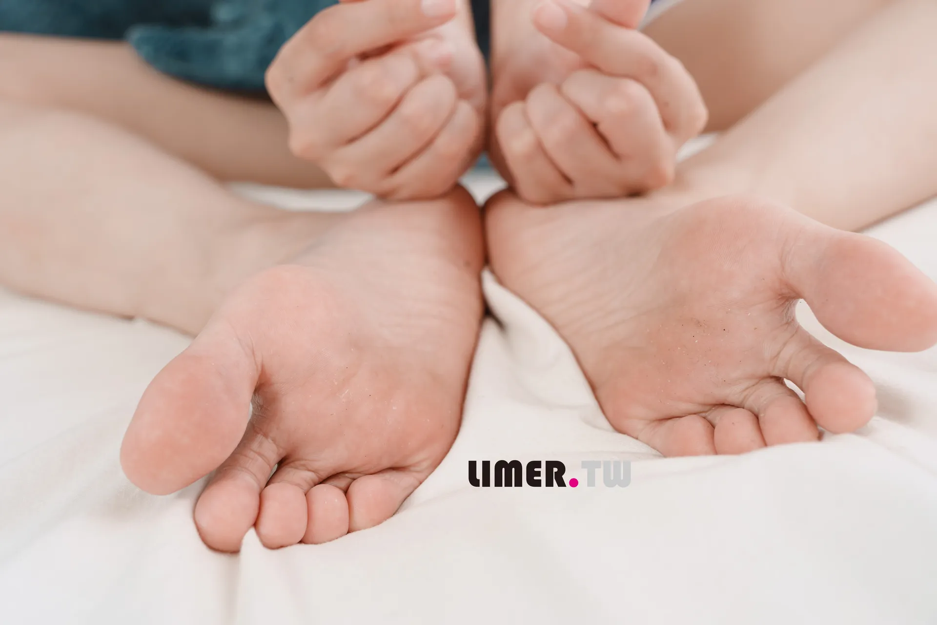 Limerence - 7bao 体育服下 裸足＆白丝 [86P1V-2.66GB]