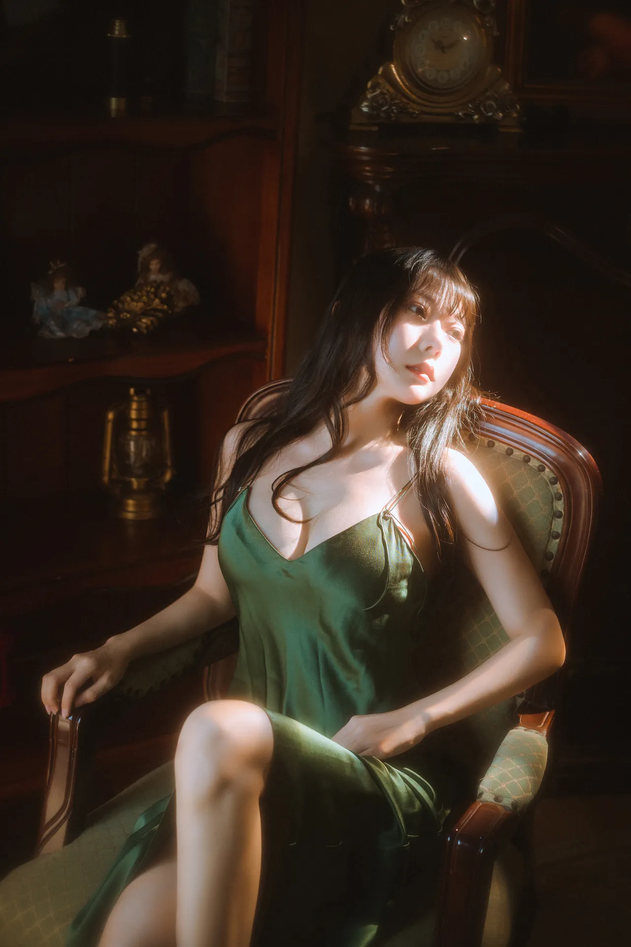 香草喵露露 - 杨枝甘露 绿色连衣裙 [45P1V-1.37GB]