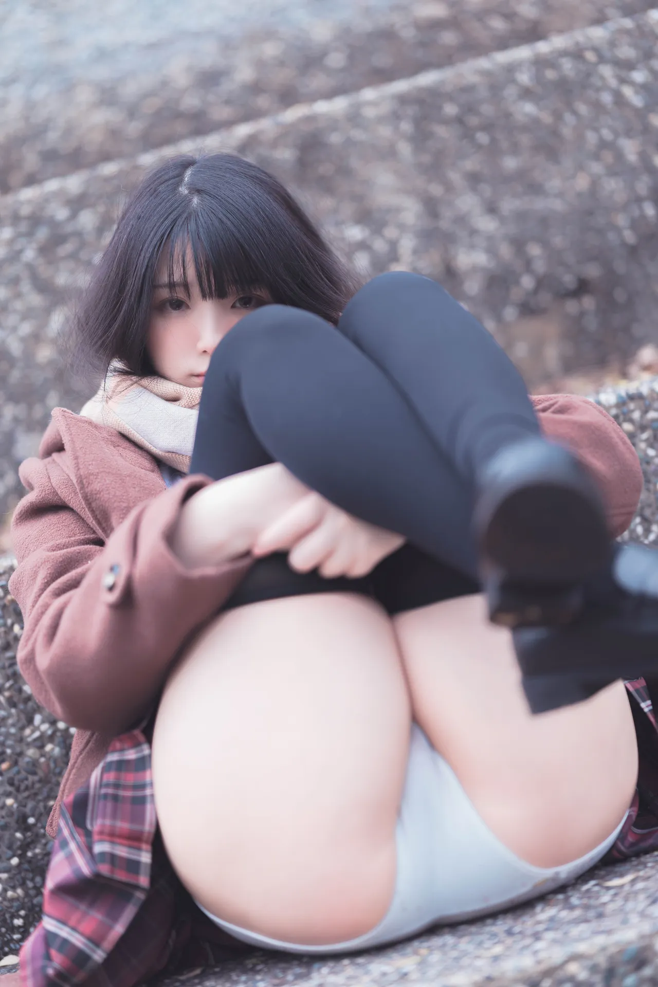 落落Raku – 同級生 Her [52P-425MB]