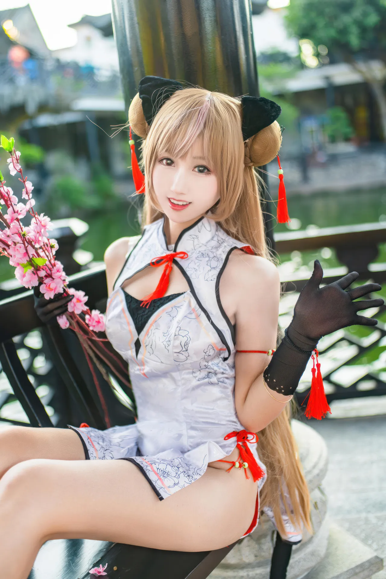 羽生三未 – 少女前线 MK23·蜂糖花 [18P-267MB]