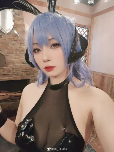 珟_珏Dita – 6·17自拍〈碧蓝航线〉 [4P-27MB]