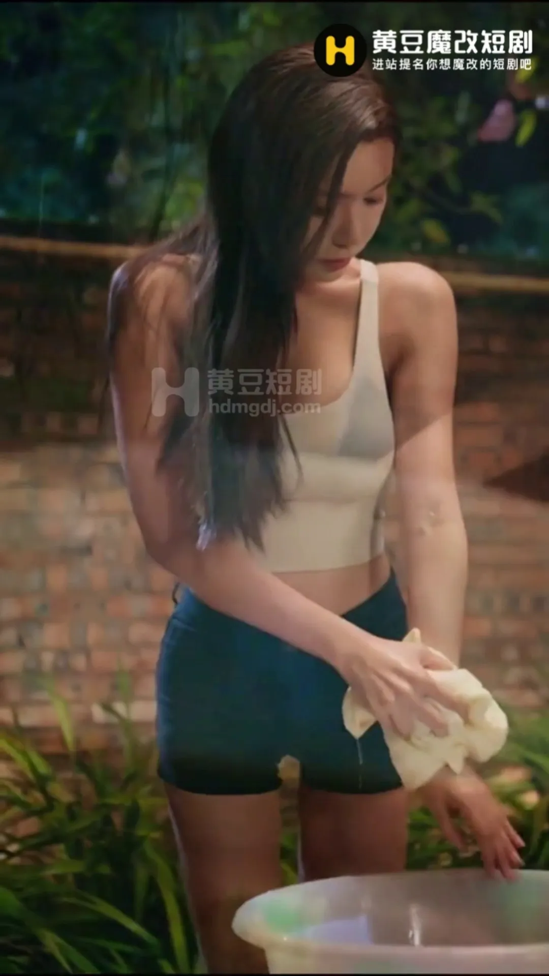乡村女人花第三+四集 [0P1V-811MB]