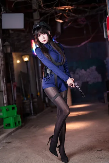 香草喵露露 – 十一月舰长女警图 [40P1V-1.80GB]