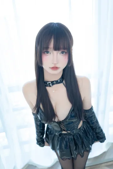 神楽坂真冬 – 美脚调教 [75P2V-320MB]