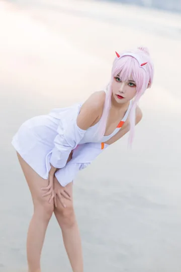 Momoko葵葵 – DARLING in the FRANXX 02 泳装 兔女郎&花嫁 [61P-1.07GB]