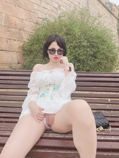 Hidori Rose – Casual Castle trip [30P-351MB]