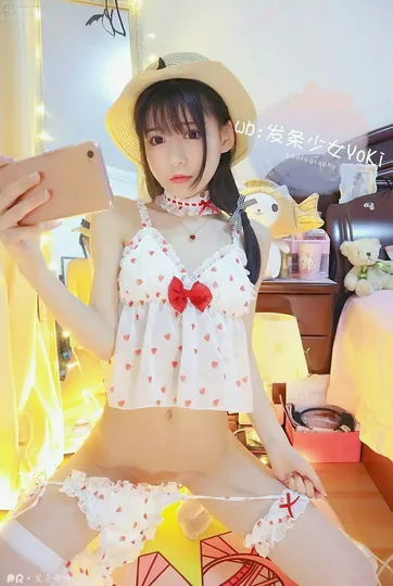 发条少女 – 小女友(21P+2V) [21P2V-59MB]